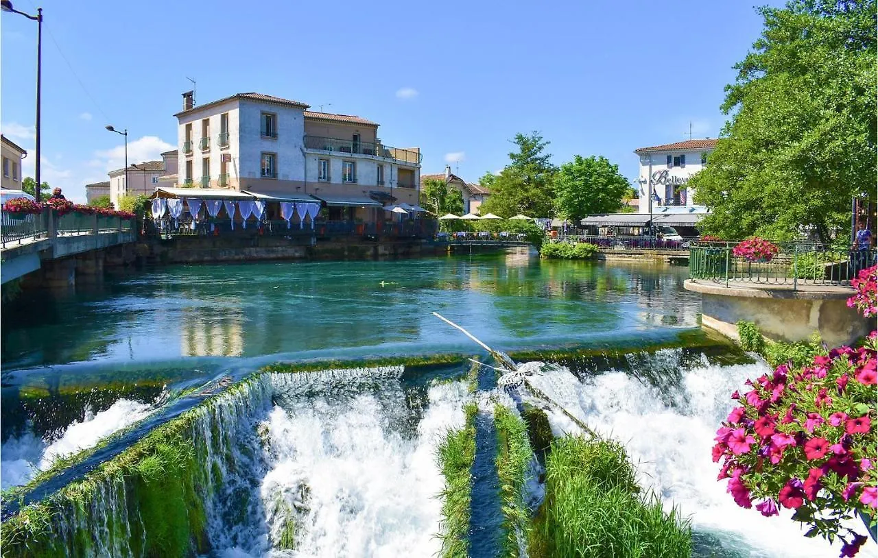 Awesome Apartment In Caumont-Sur-Durance
